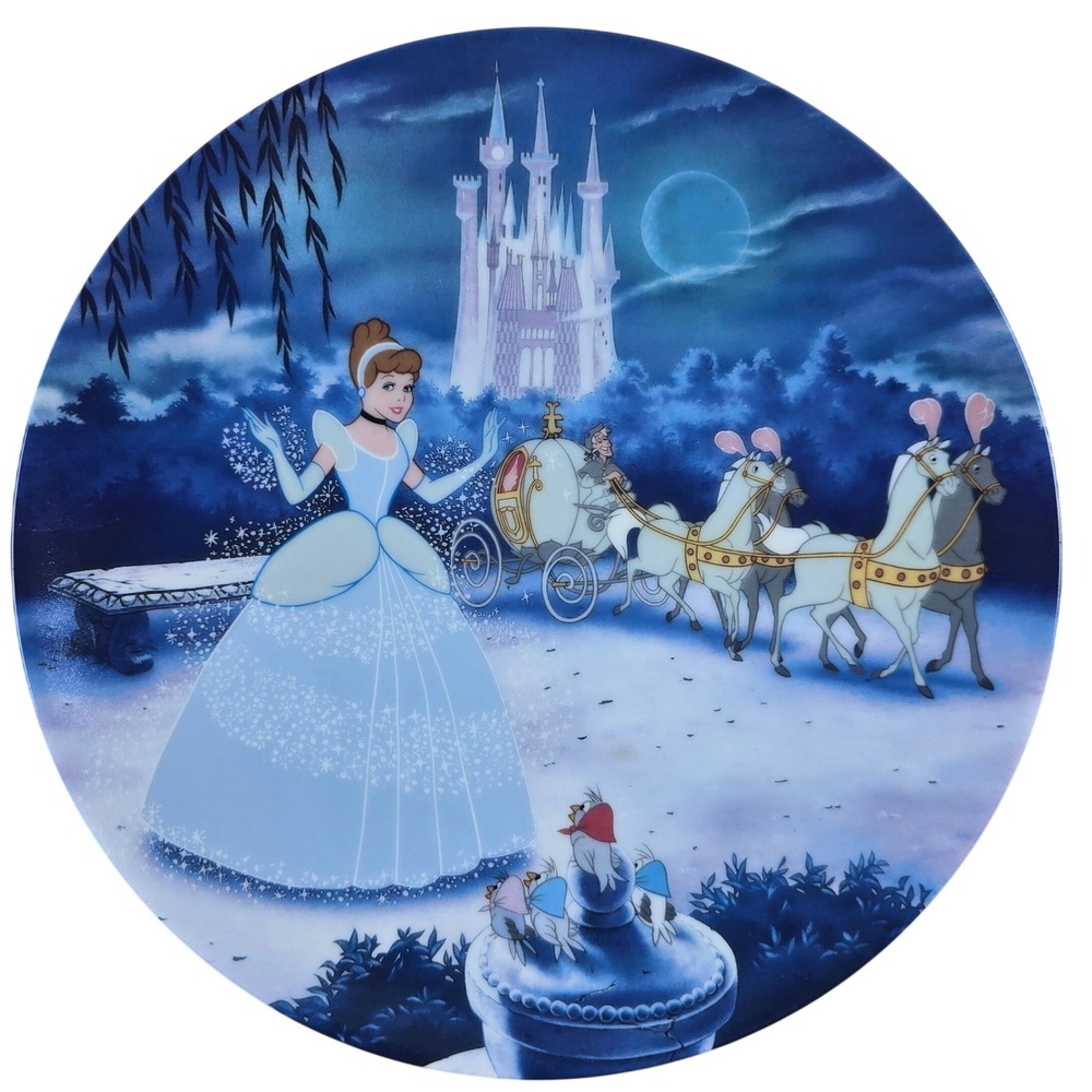 Cinderella Disney Treasured Momen'ts 8" Collector Plate #7342B Knowles 1992